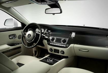 المملكة العربية السعودية تستقبل سيّارة رولز-رويس جوست من فئة "الأبيض والاسود"